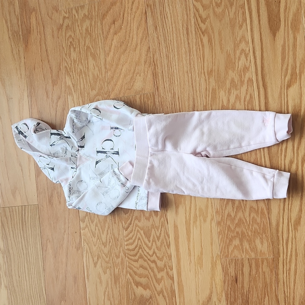 Calvin Klein Jeans girl's matching set 18 months